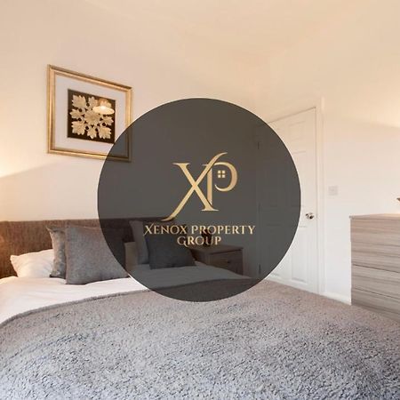 Centralized Private 4 Bedroom House At Hanley With Free Parking Etruria Buitenkant foto